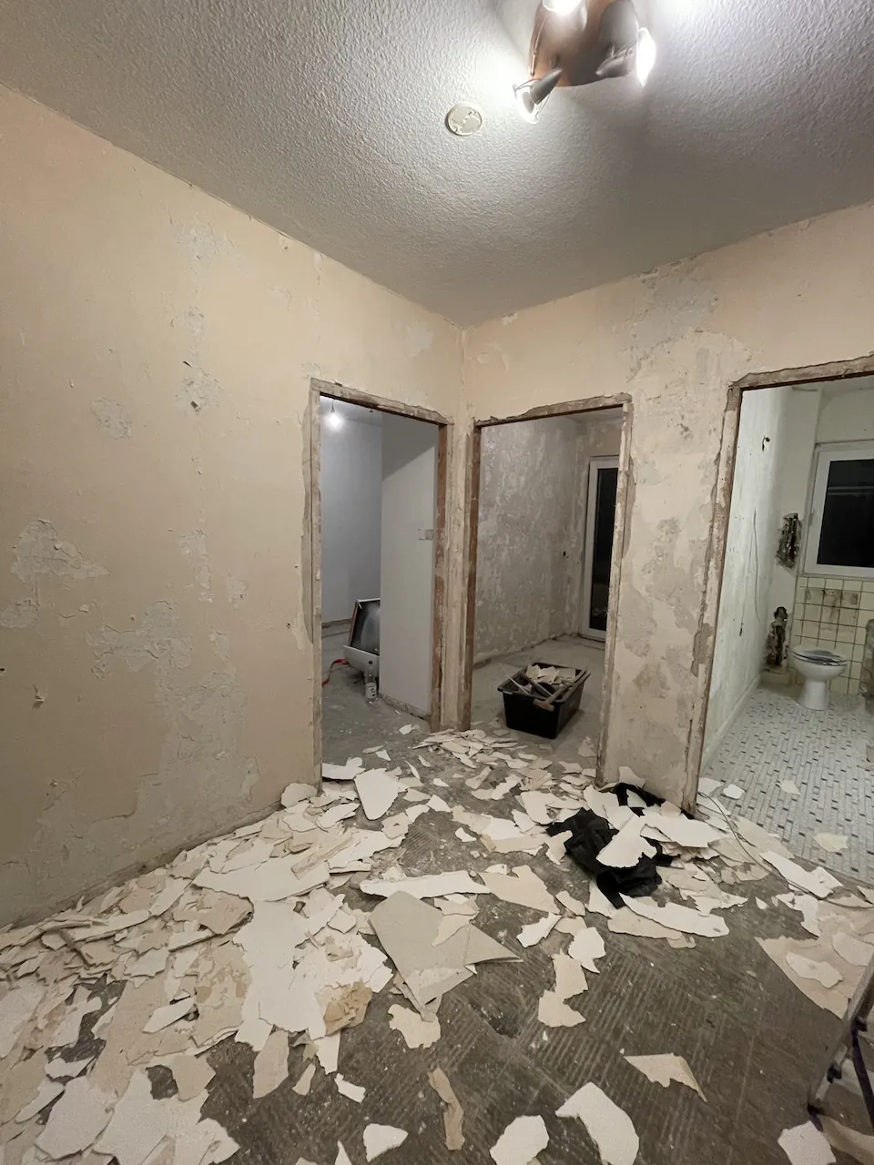 Tapezierarbeiten auf einer Baustelle in Düsseldorf