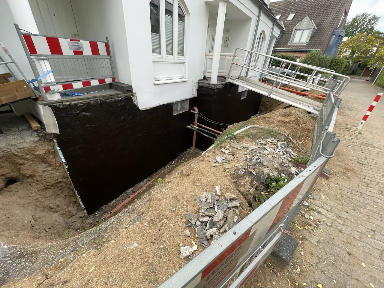 Kellergeschoss in Düsseldorf mit neuer Bitumendickbeschichtung